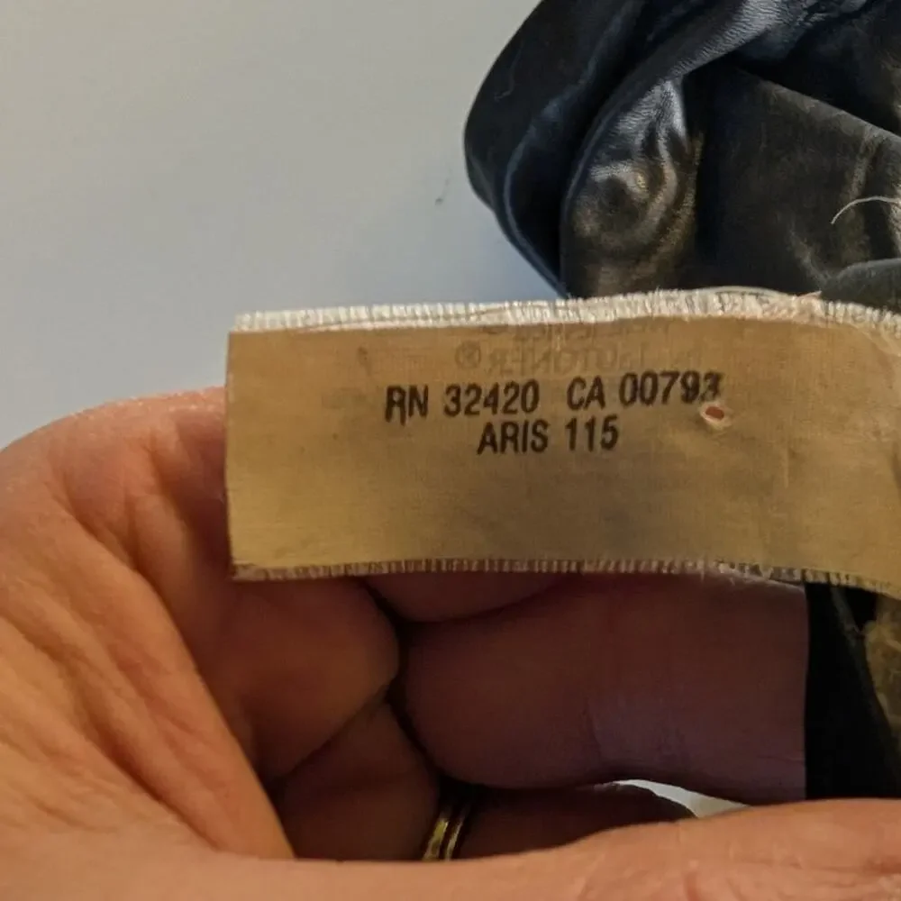 Vintage Aris Black Leather Gloves Thinsulate Lined Isotoner Winter Size 7